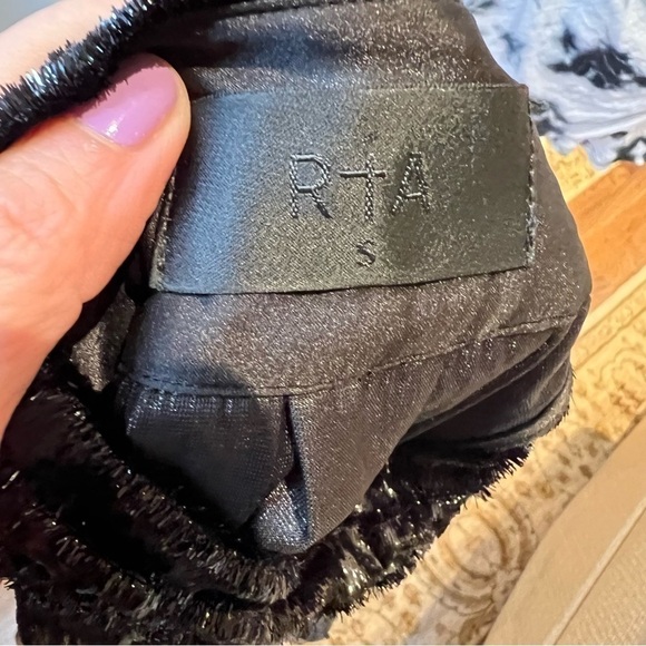 RTA black mock neck shimmer halter top size small - Picture 3 of 12